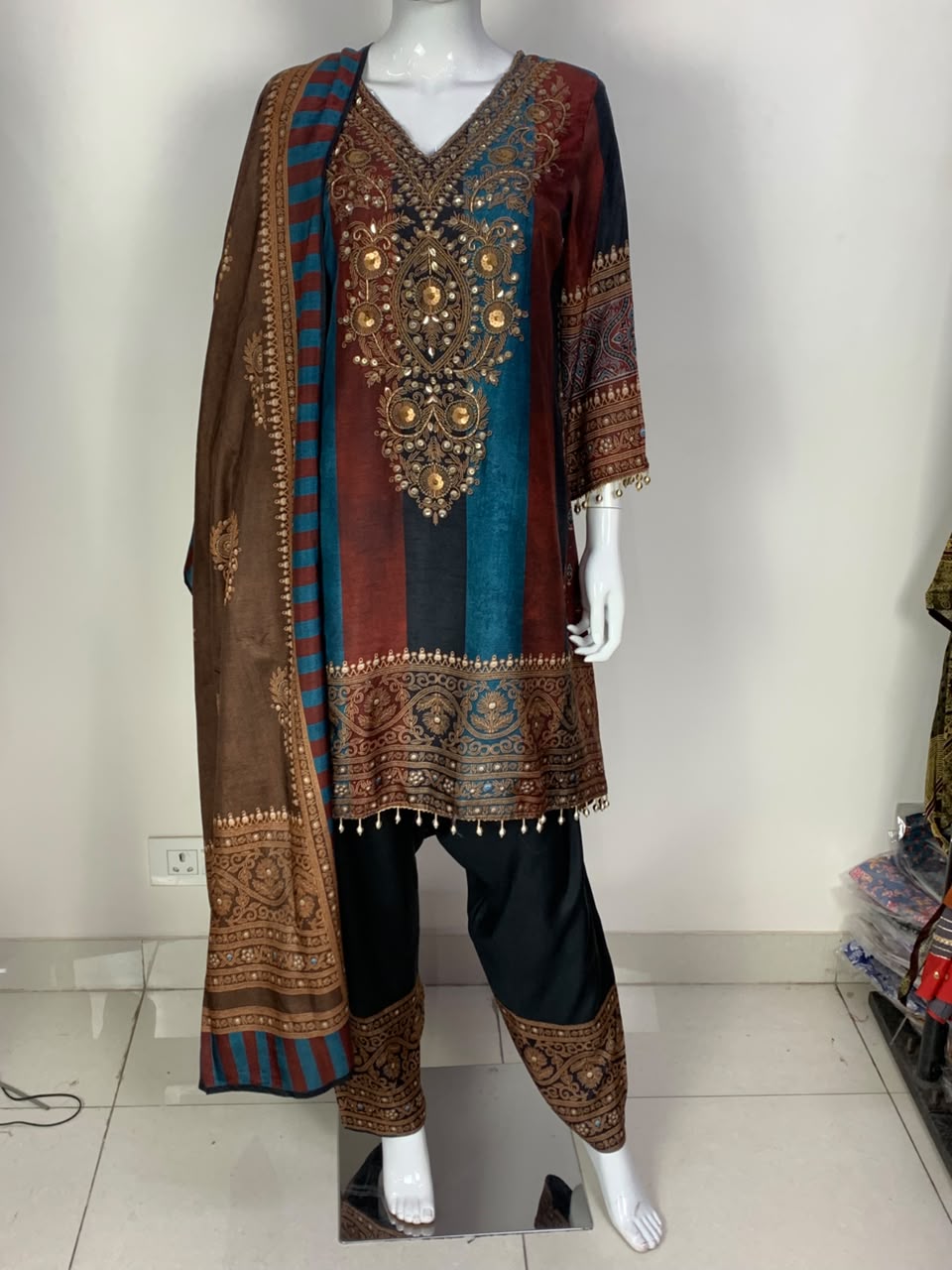 Mehroon & Green Dola Silk Designer Farshi Salwaar Suit Set