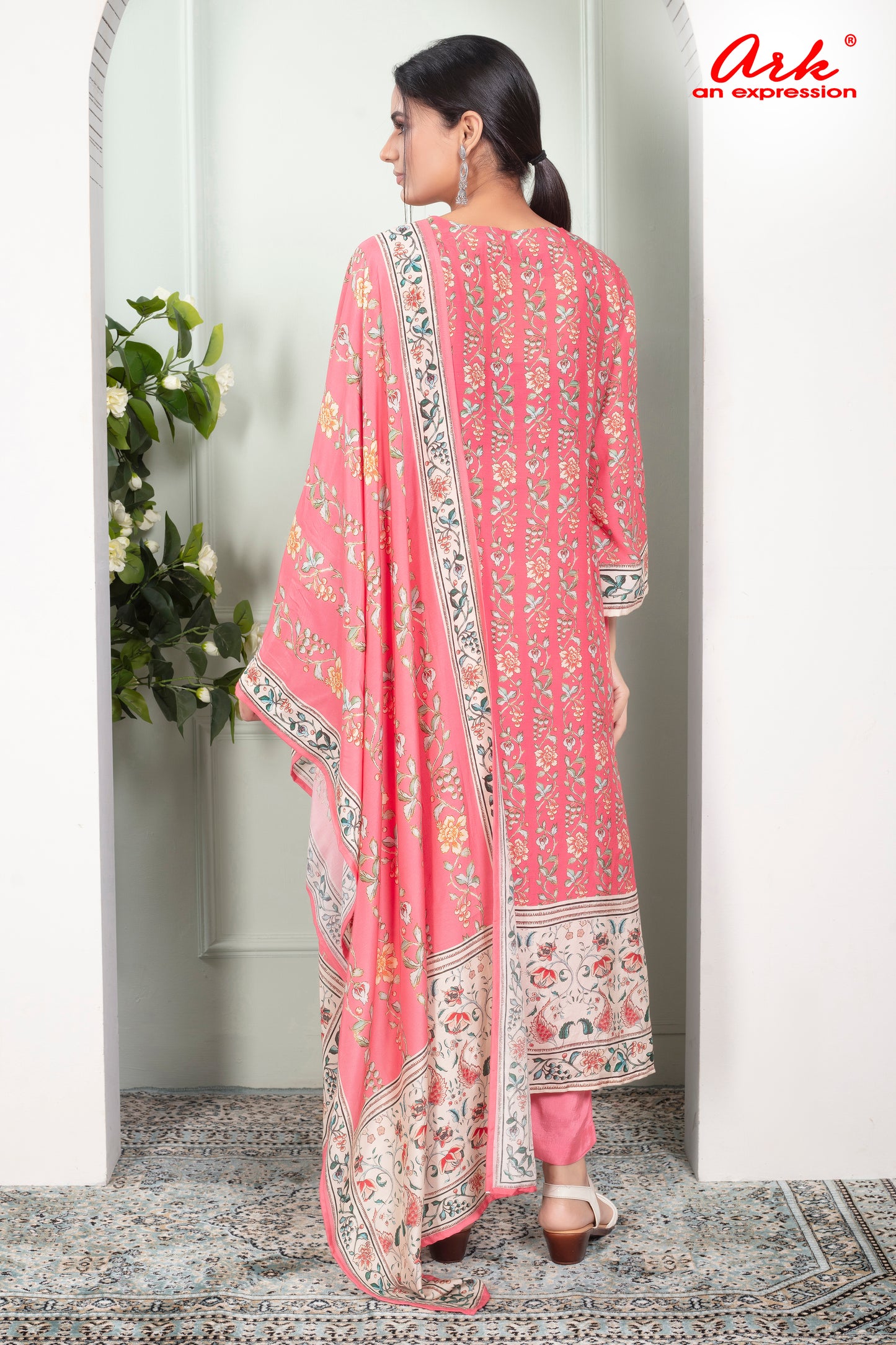 Classy Pink Cotton Suit Set with Elegant Printed Dupatta