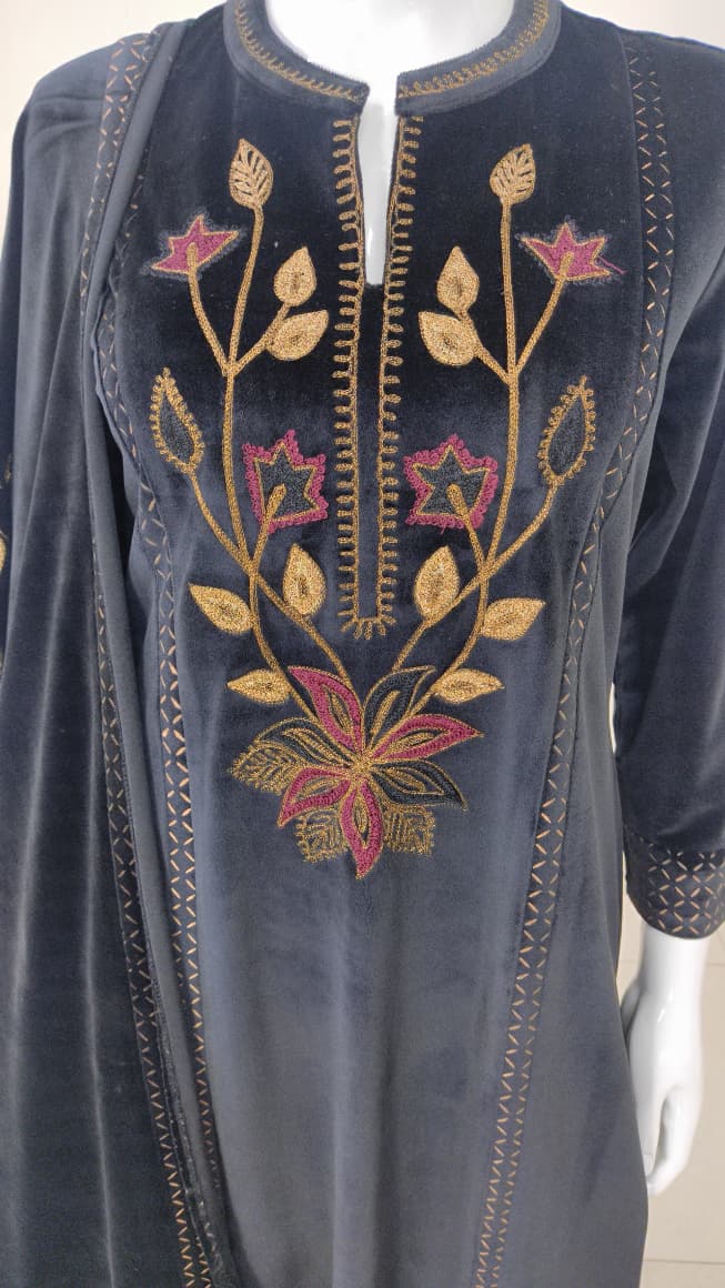 Black Velvet Suit with Trousers & Embroidered Dupatta – Women’s Party & Winter Ethnic Wear | Label Anju Kumar