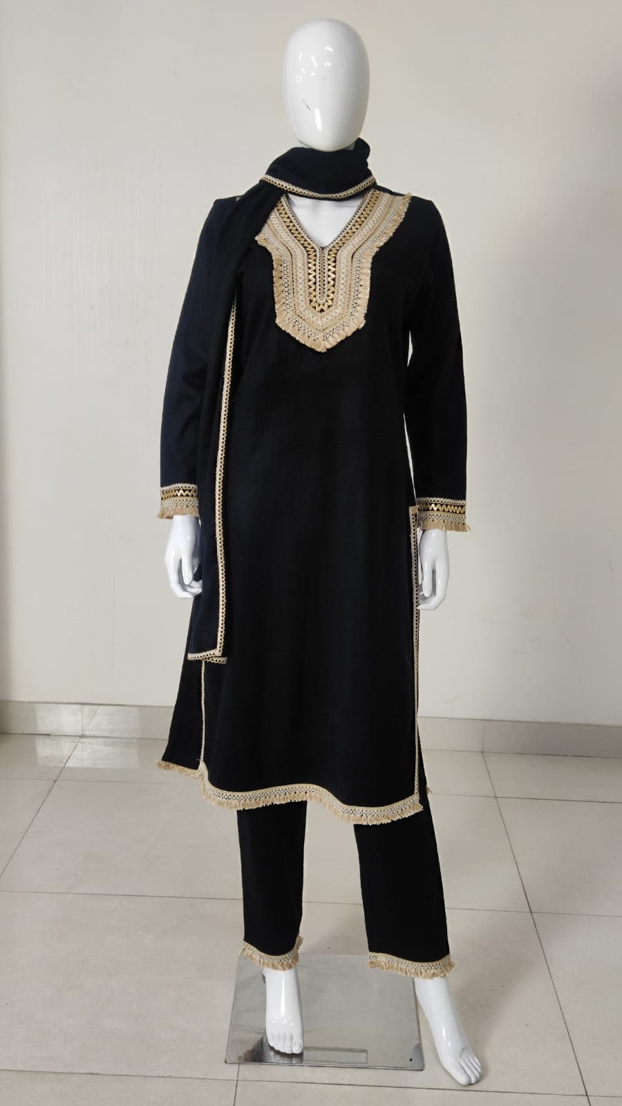 Black Woollen Suit Dupatta Set – 42″ Shirt with Jute Lace Detailing + Trousers & Stole | Label Anju Kumar