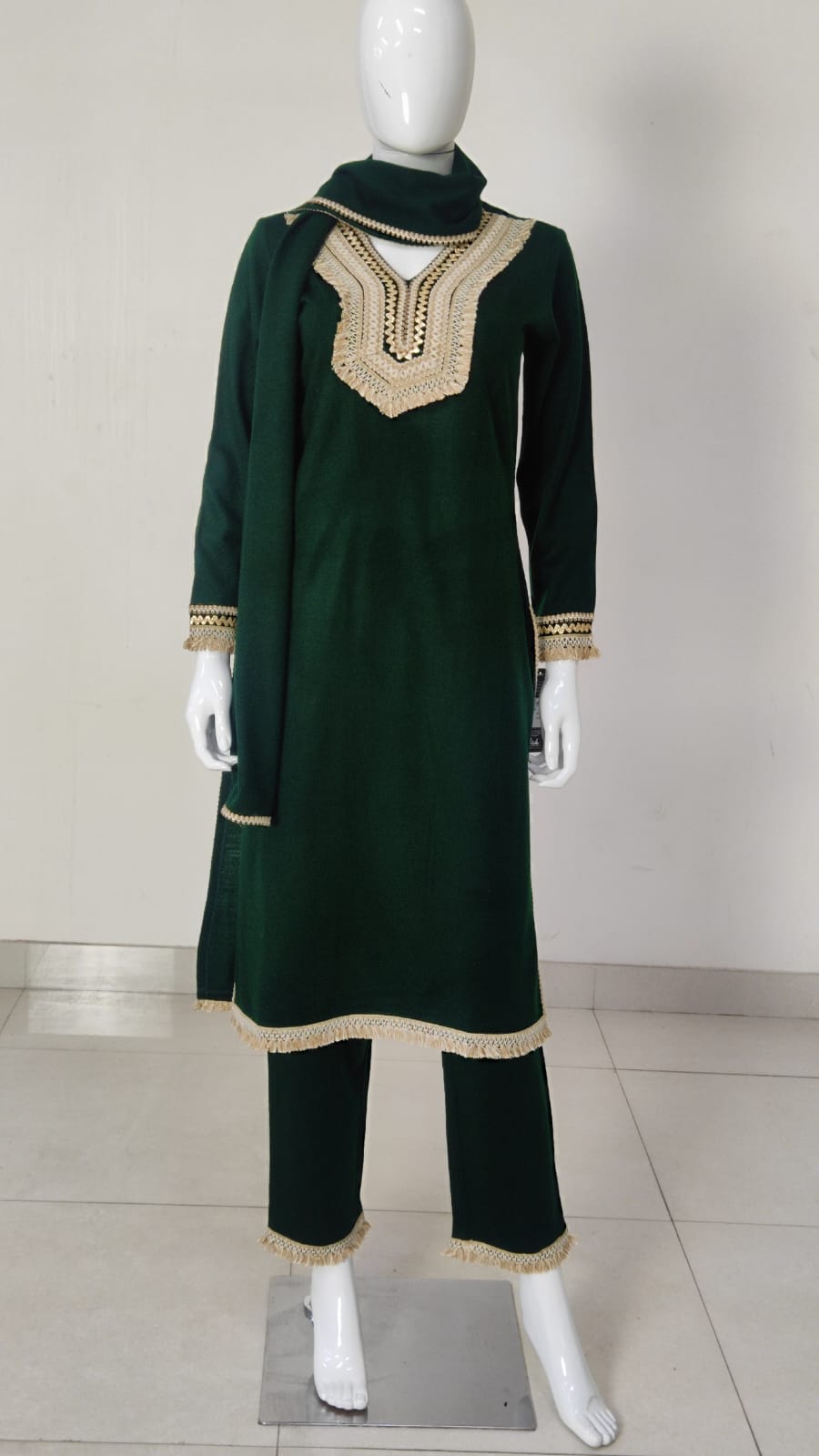Green Woollen Suit Dupatta Set – 42″ Shirt with Jute Lace Detailing + Trousers & Stole | Label Anju Kumar