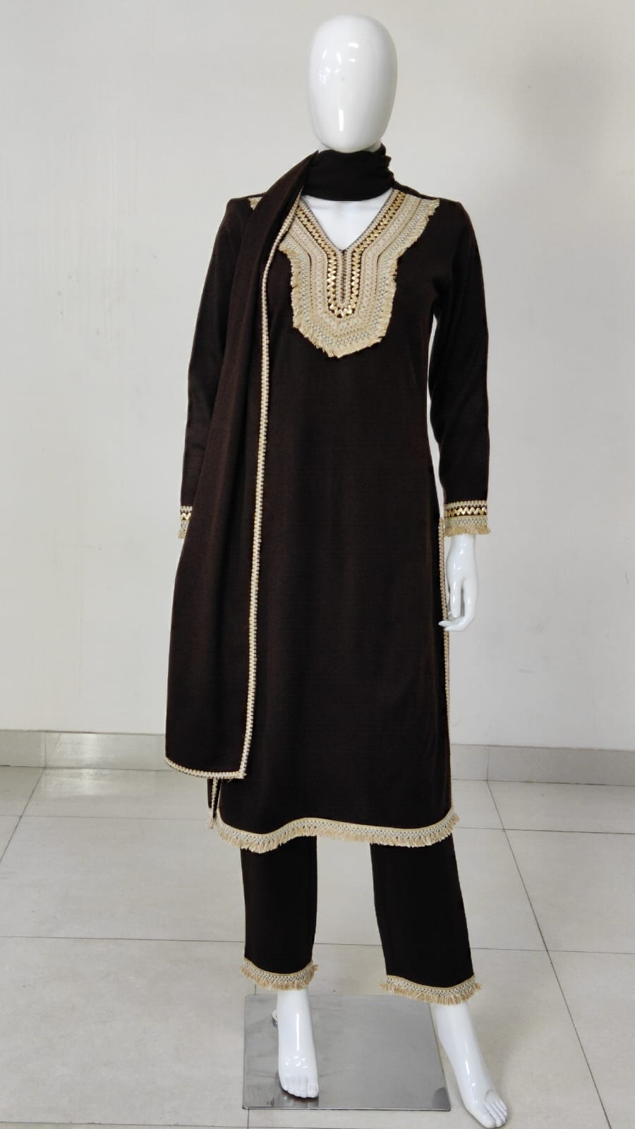 Brown Woollen Suit Dupatta Set – 42″ Shirt with Jute Lace Detailing + Trousers & Stole | Label Anju Kumar
