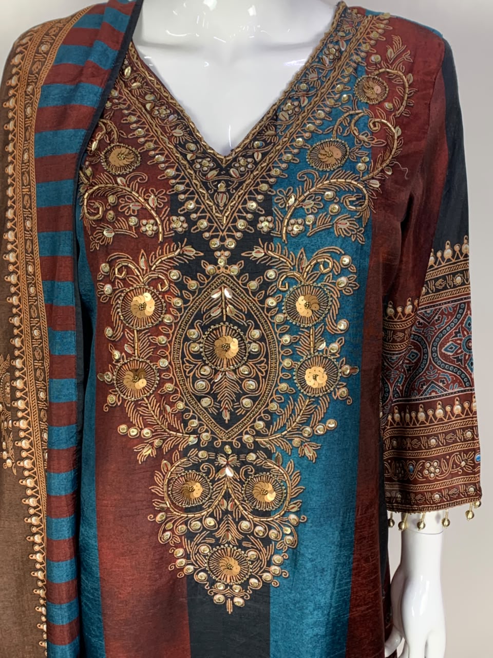 Mehroon & Green Dola Silk Designer Farshi Salwaar Suit Set