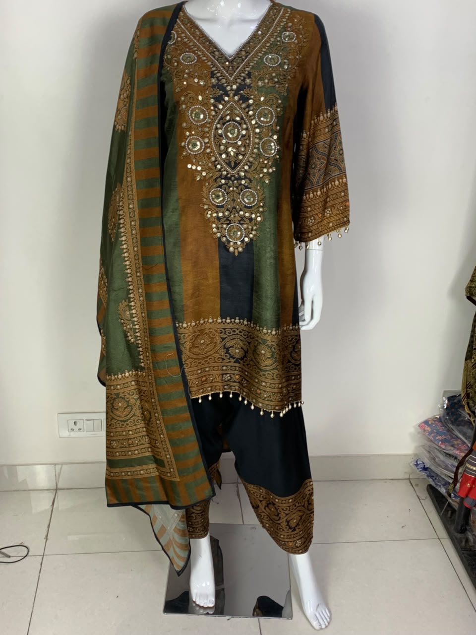 Mehroon & Green Dola Silk Designer Farshi Salwaar Suit Set