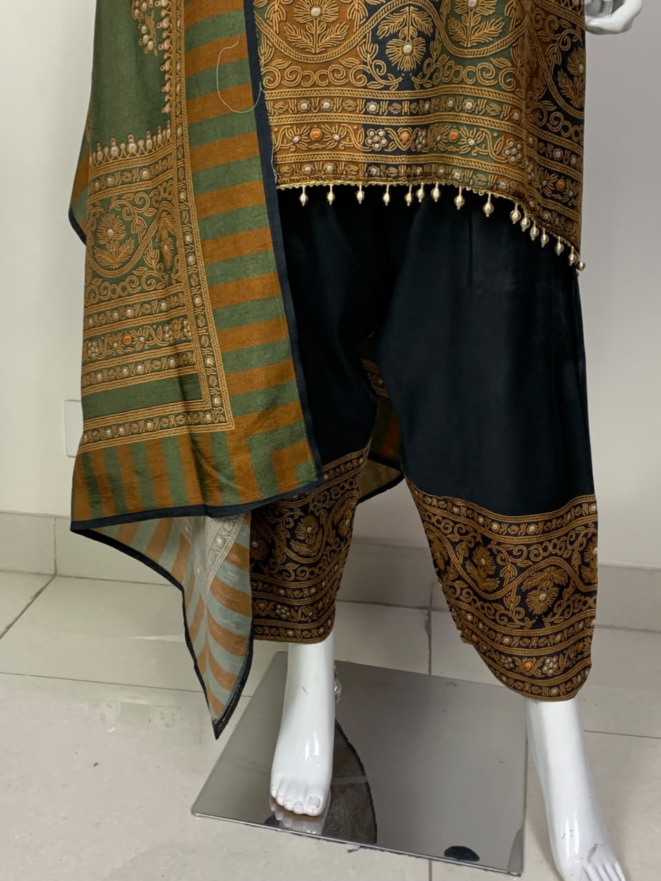 Mehroon & Green Dola Silk Designer Farshi Salwaar Suit Set